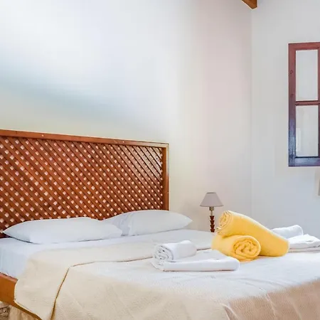 3 Bedroom In Laatchi Hébergement de vacances Prodromi