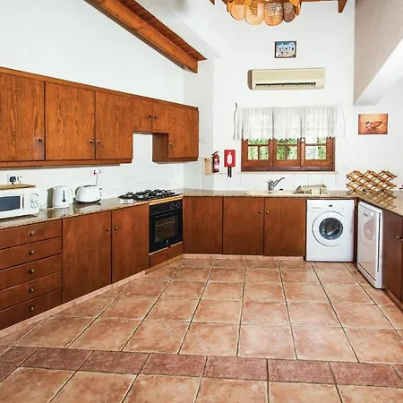 Holiday home Amazing In Laatchi With Swimming Pool Prodromi